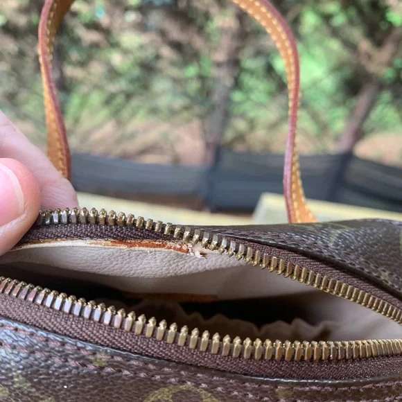 Louis Vuitton Monogram Spontini Bag - Picture 14 of 16